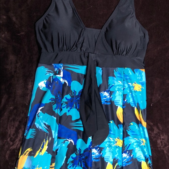 Bathing suit - Picture 1 of 3